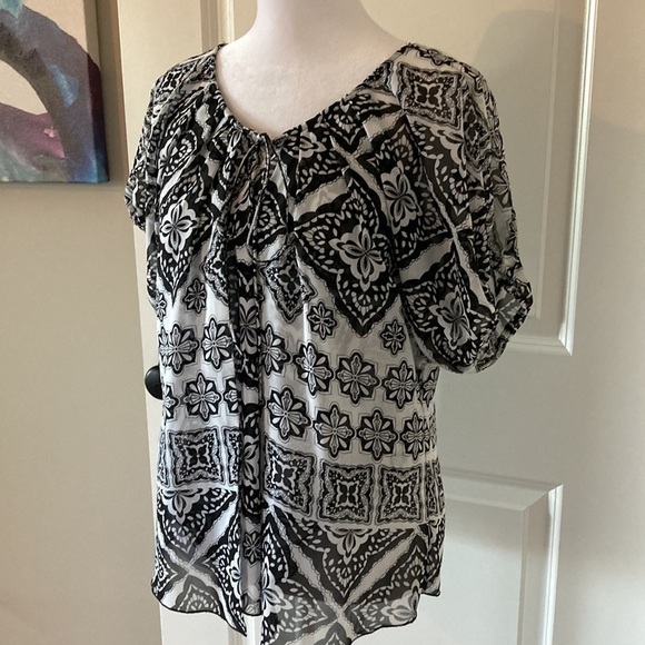 Christopher & Bank small blouse short sleeves black and white - Picture 6 of 12